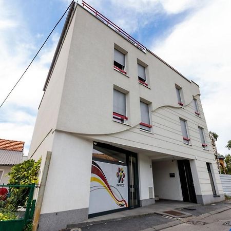 Apartman Skver Tuzla Eksteriør billede