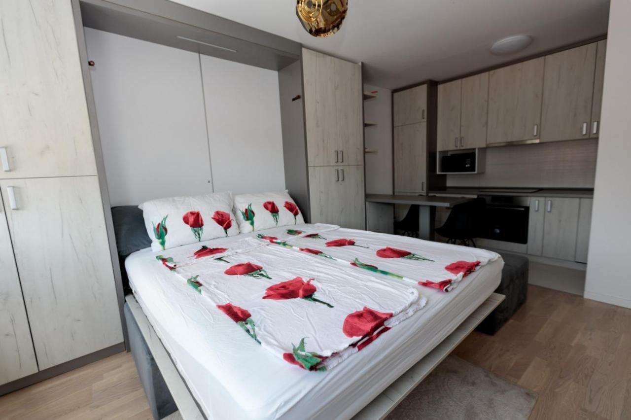 Apartman Skver Tuzla Eksteriør billede