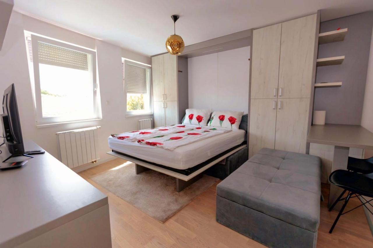 Apartman Skver Tuzla Eksteriør billede